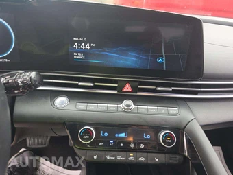 2025 Hyundai Elantra SEL Convenience - miniatura 10
