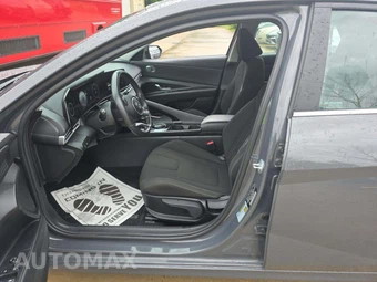 2025 Hyundai Elantra SEL Convenience - miniatura 6