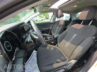 2025 Hyundai Elantra SEL Convenience - miniatura 3