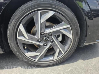 2025 Hyundai Elantra SEL Convenience - miniatura 3