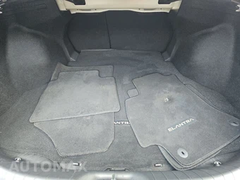 2025 Hyundai Elantra SEL Convenience - miniatura 16