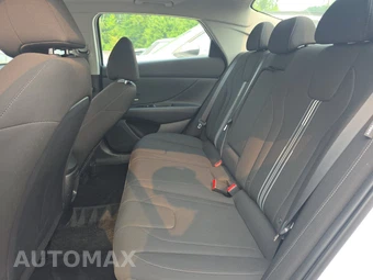 2025 Hyundai Elantra SEL Convenience - miniatura 13