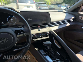 2025 Hyundai Elantra SEL Convenience - miniatura 10