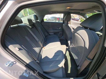 2025 Hyundai Elantra SEL Convenience - miniatura 16