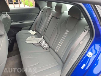 2025 Hyundai Elantra SEL Convenience - miniatura 13