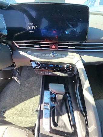 2025 Hyundai Elantra SEL Convenience - miniatura 11