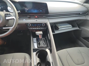2025 Hyundai Elantra SEL Convenience - miniatura 17