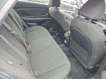 2025 Hyundai Elantra SEL Convenience - miniatura 16