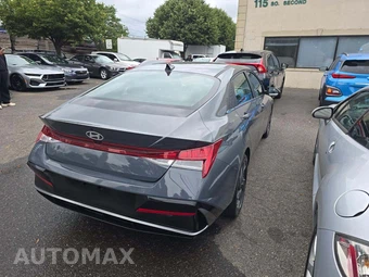 2025 Hyundai Elantra SEL Convenience - miniatura 3
