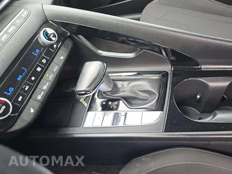 2025 Hyundai Elantra SEL Convenience - miniatura 8