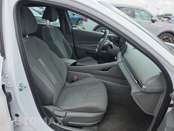 2025 Hyundai Elantra SEL Convenience - miniatura 14