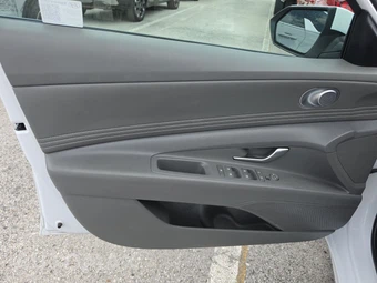 2025 Hyundai Elantra SEL Convenience - miniatura 15