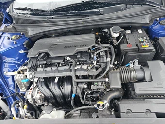 2025 Hyundai Elantra SEL Convenience - miniatura 15