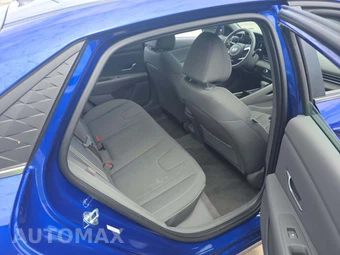 2025 Hyundai Elantra SEL Convenience - miniatura 16