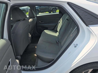 2025 Hyundai Elantra SEL Convenience - miniatura 10