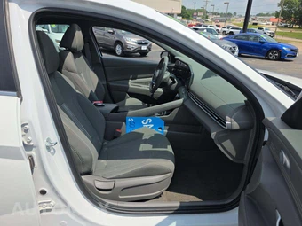 2025 Hyundai Elantra SEL Convenience - miniatura 15