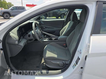 2025 Hyundai Elantra SEL Convenience - miniatura 3