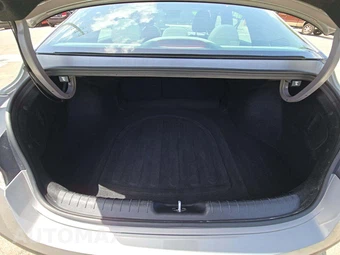 2025 Hyundai Elantra SEL Convenience - miniatura 11