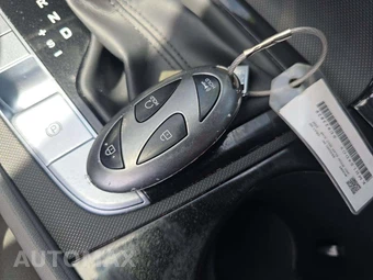 2025 Hyundai Elantra SEL Convenience - miniatura 5