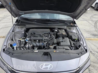 2025 Hyundai Elantra SEL Convenience - miniatura 9