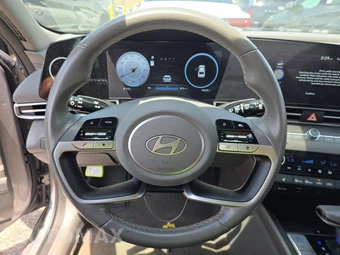 2025 Hyundai Elantra SEL Convenience - miniatura 16