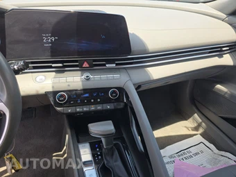 2025 Hyundai Elantra SEL Convenience - miniatura 17