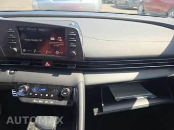 2025 Hyundai Elantra SEL Sport - miniatura 11