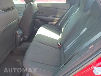 2025 Hyundai Elantra SEL Sport - miniatura 13