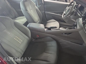 2025 Hyundai Elantra SEL Sport - miniatura 15