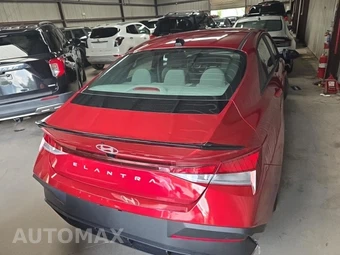 2025 Hyundai Elantra SEL Sport - miniatura 5