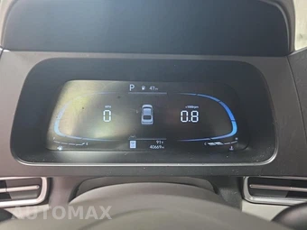 2025 Hyundai Elantra SEL Sport - miniatura 9