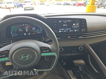2025 Hyundai Elantra SEL Sport - miniatura 11