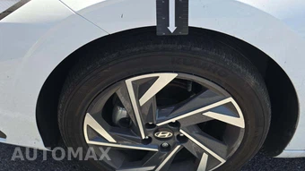 2025 Hyundai Elantra SEL Sport - miniatura 24
