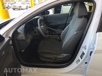 2025 Hyundai Elantra SEL Sport - miniatura 7