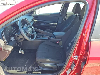 2025 Hyundai Elantra SEL Sport - miniatura 7