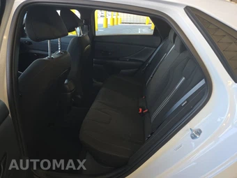 2025 Hyundai Elantra SEL Sport - miniatura 13