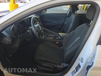 2025 Hyundai Elantra SEL Sport - miniatura 7
