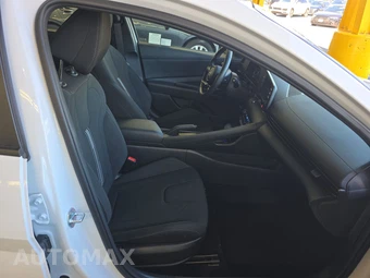 2025 Hyundai Elantra SEL Sport - miniatura 8
