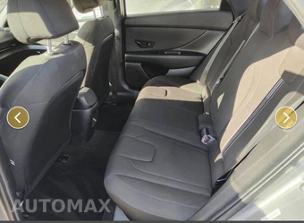 2025 Hyundai Elantra SEL Sport - miniatura 10