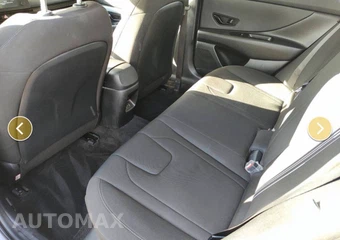 2025 Hyundai Elantra SEL Sport - miniatura 11