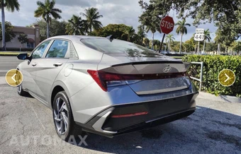2025 Hyundai Elantra SEL Sport - miniatura 2
