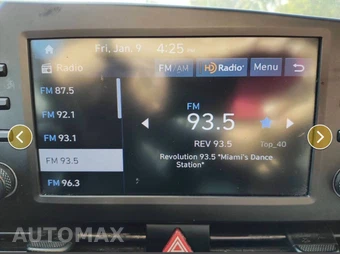 2025 Hyundai Elantra SEL Sport - miniatura 8