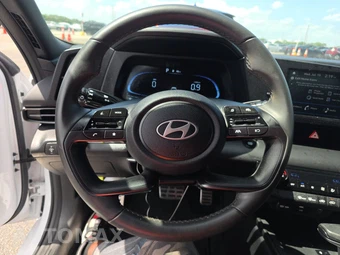 2025 Hyundai Elantra SEL Sport - miniatura 10