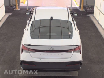 2025 Hyundai Elantra SEL Sport - miniatura 5