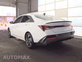 2025 Hyundai Elantra SEL Sport - miniatura 6