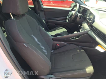 2025 Hyundai Elantra SEL Sport - miniatura 8