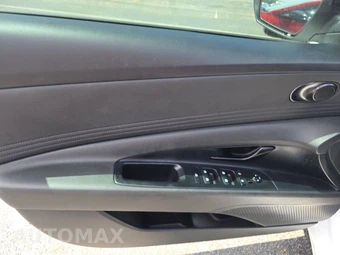 2025 Hyundai Elantra SEL Sport - miniatura 9