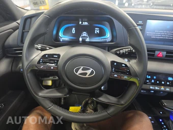2025 Hyundai Elantra SEL Sport - miniatura 10