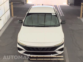 2025 Hyundai Elantra SEL Sport - miniatura 2