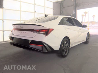 2025 Hyundai Elantra SEL Sport - miniatura 4